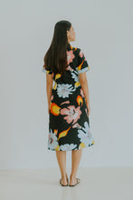 Load image into Gallery viewer, Yuzu Kimono Dress in Black Poppy