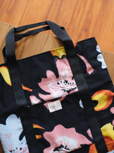Load image into Gallery viewer, Momiji Tote in Black Poppy