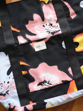 Load image into Gallery viewer, Momiji Tote in Black Poppy