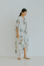 Load image into Gallery viewer, Yuma Kaftan in White
