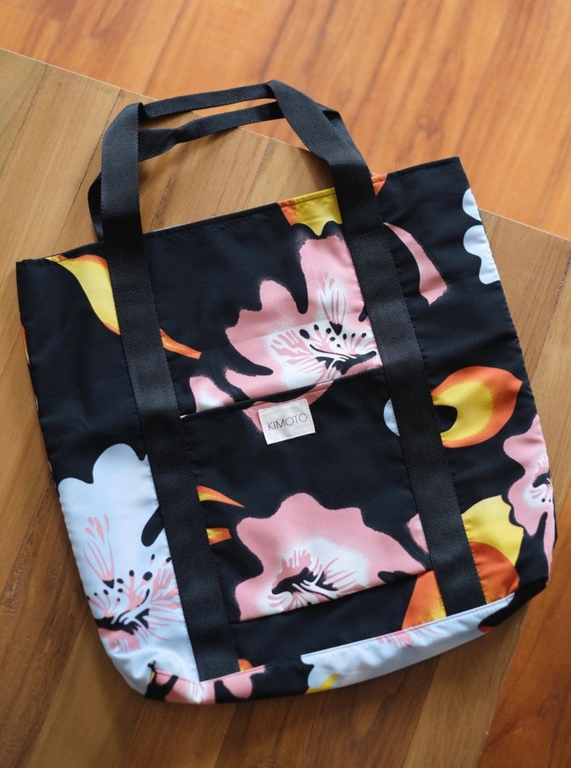 Momiji Tote in Black Poppy